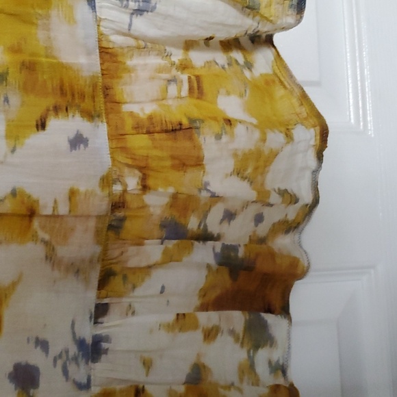 Holding horses button down - Picture 5 of 6